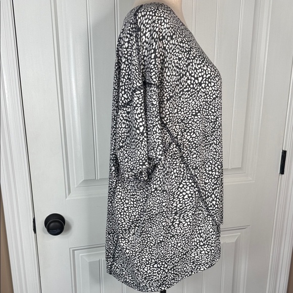Lou & Grey Top Stitch Cheetah Print Jersey Tee Sz XL - Picture 7 of 11